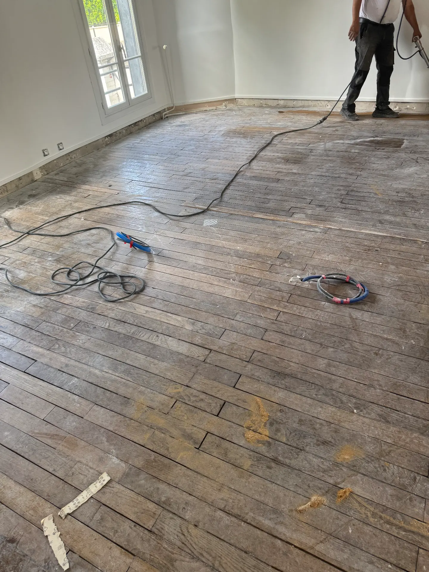 Avant — Parquet ancien — rénovation complète
